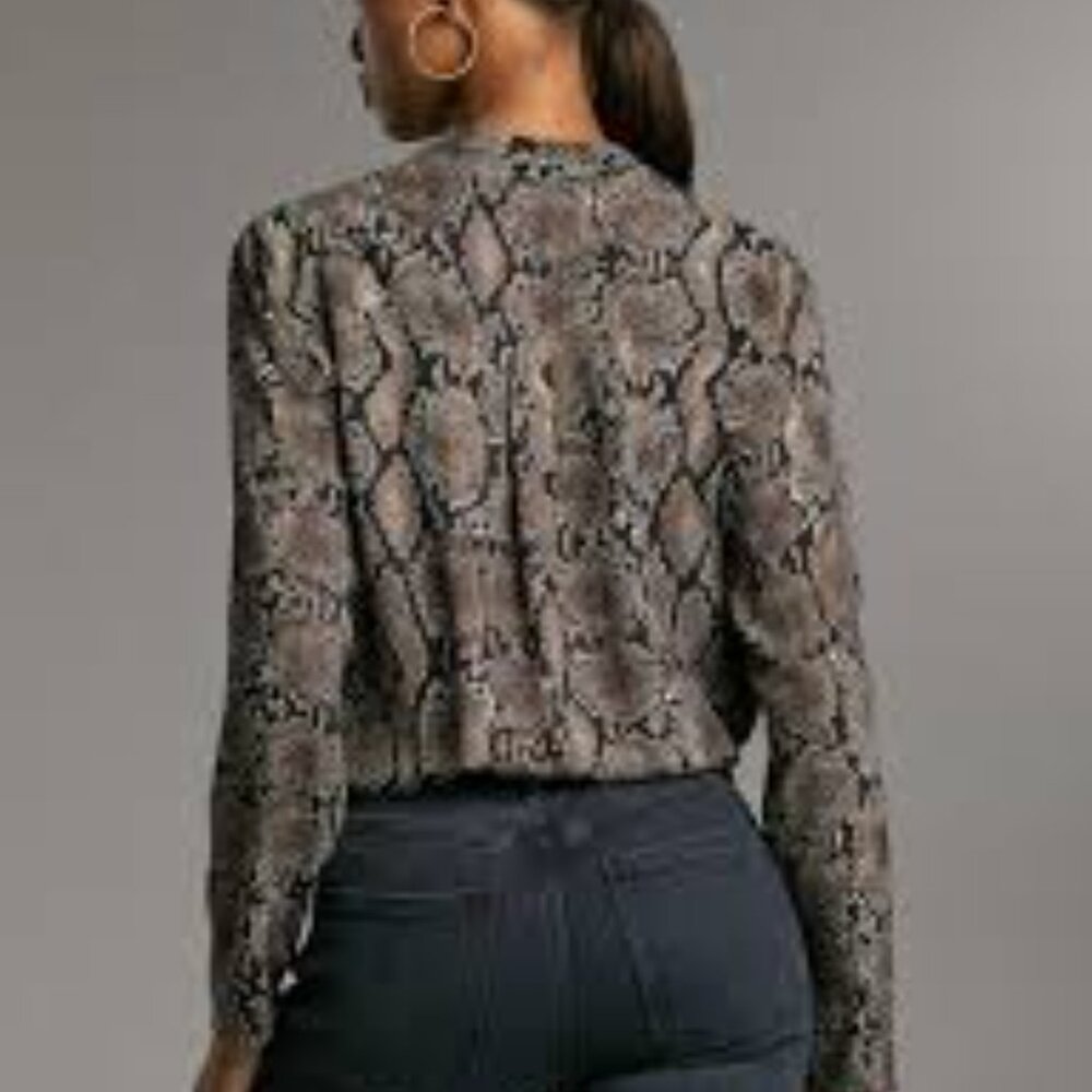 Rock & Republic Long sleeve snakeskin pattern blouse button down size L